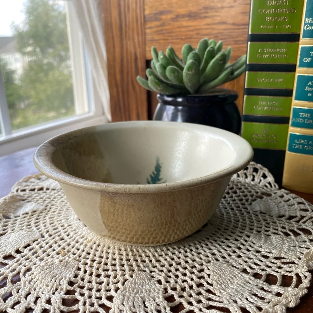 Studio Pottery Fern Dish EUC Signed